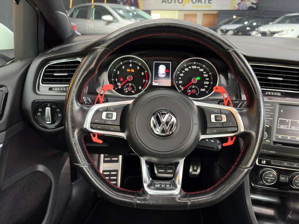 Volkswagen Golf Branco