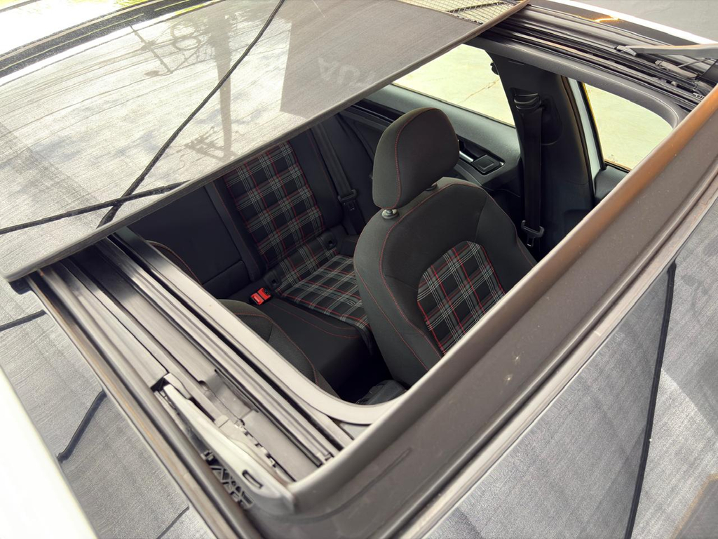 Volkswagen Golf Branco