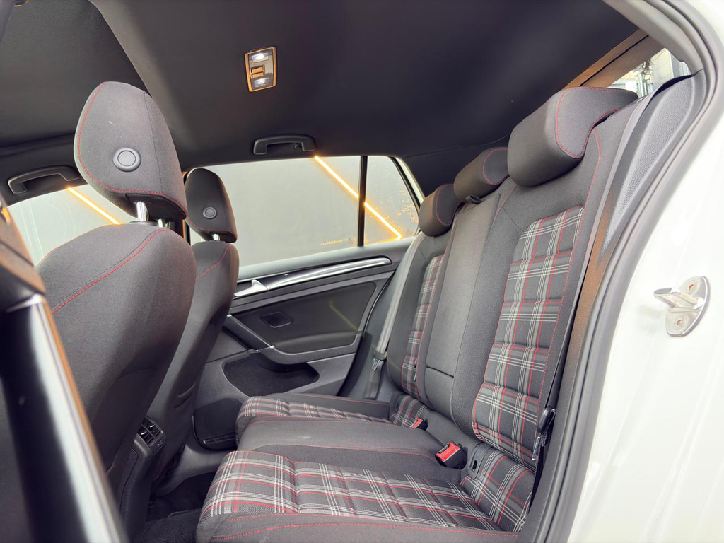 Volkswagen Golf Branco