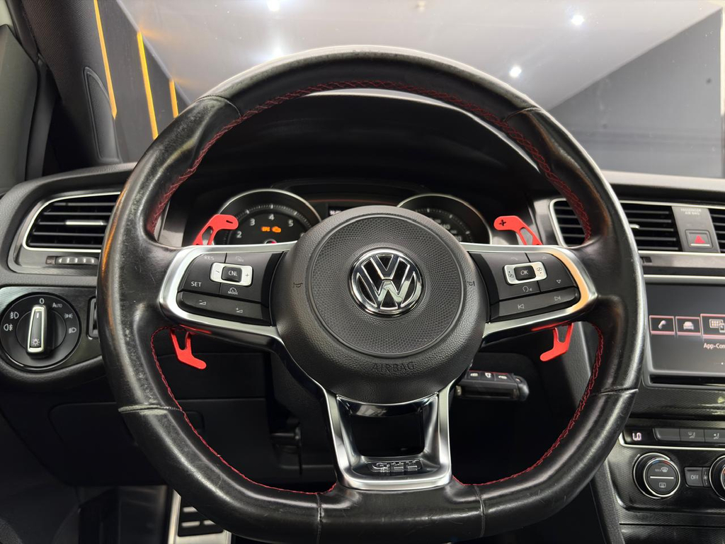 Volkswagen Golf Branco