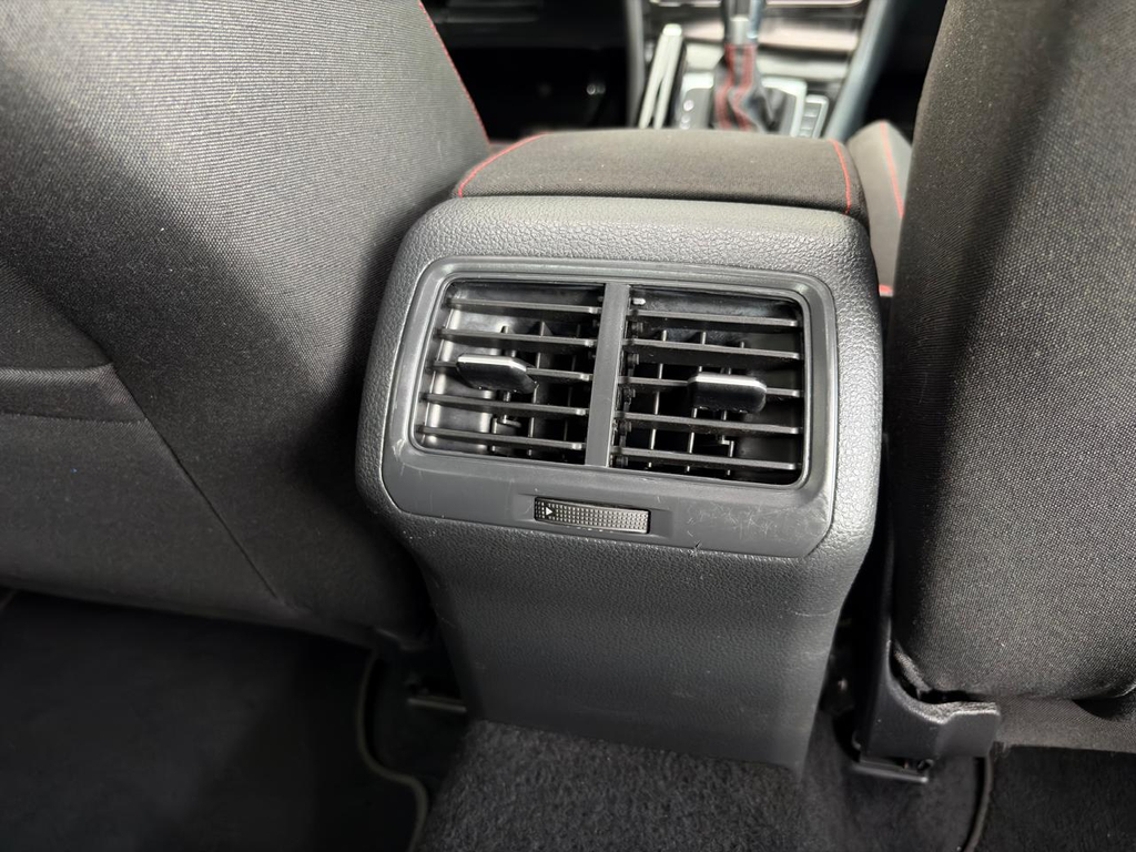 Volkswagen Golf Branco