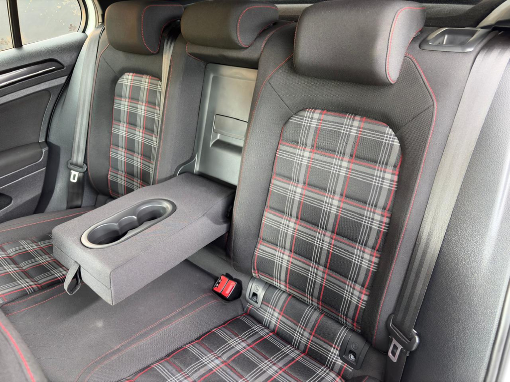 Volkswagen Golf Branco