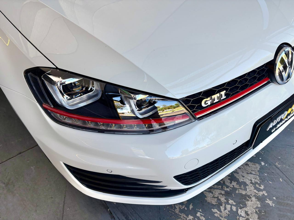 Volkswagen Golf Branco