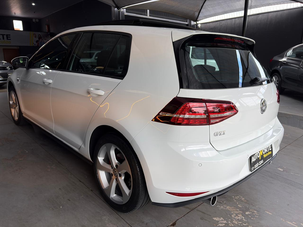 Volkswagen Golf Branco