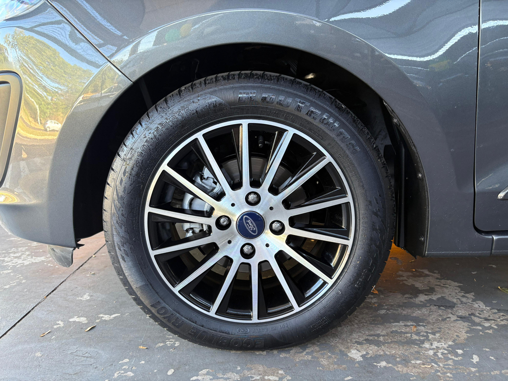 Ford Ka Cinza