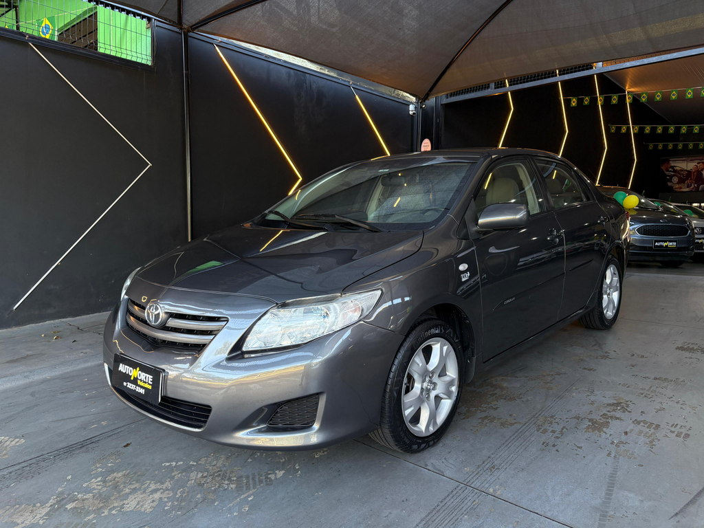Toyota Corolla Marrom