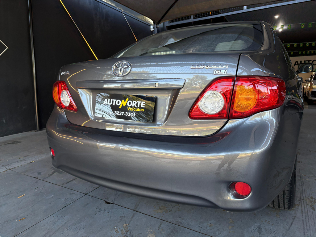 Toyota Corolla Marrom