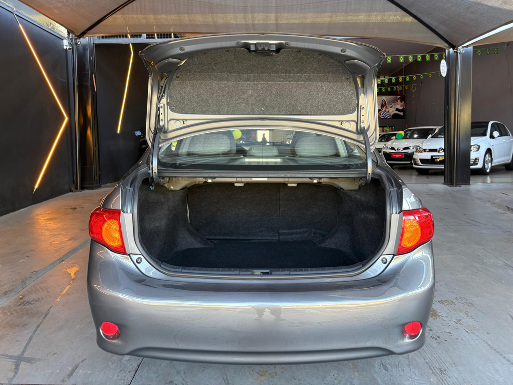 Toyota Corolla Marrom