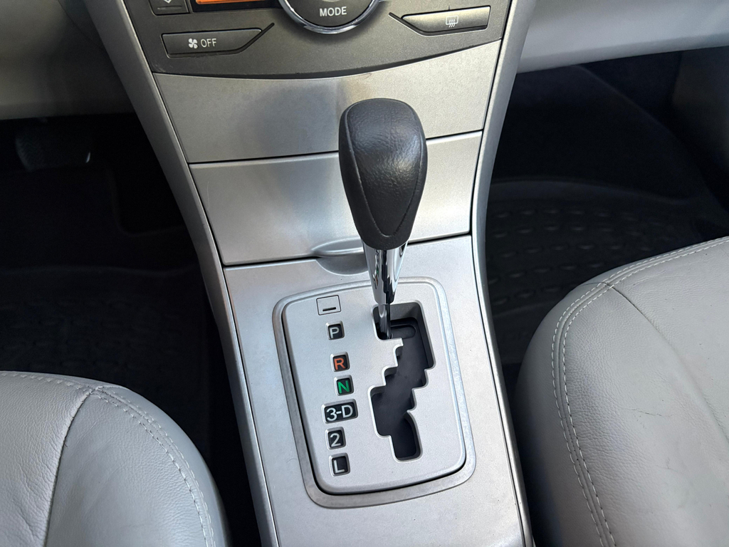 Toyota Corolla Marrom