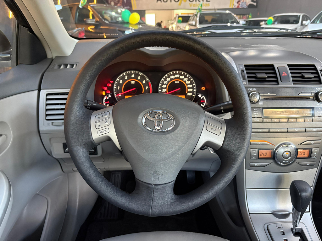 Toyota Corolla Marrom