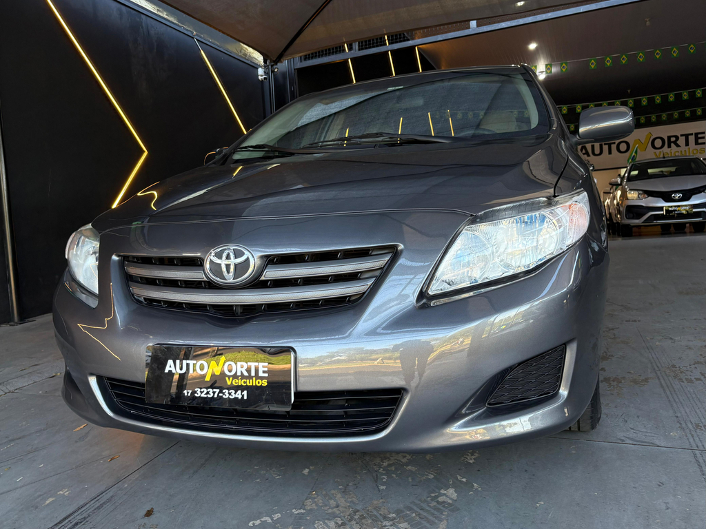 Toyota Corolla Marrom