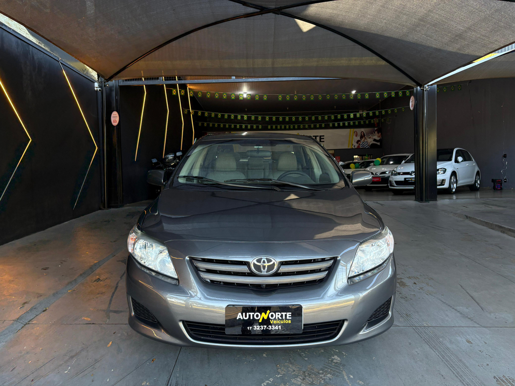 Toyota Corolla Marrom