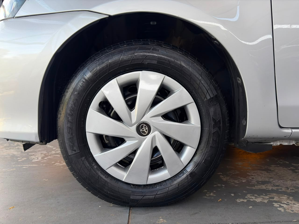 Toyota Etios Hatch Branco