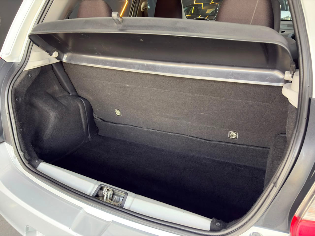Toyota Etios Hatch Branco