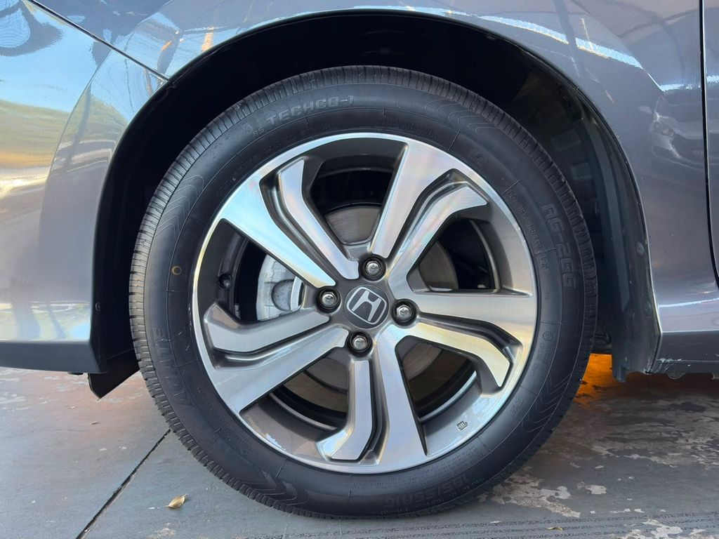 Honda City Cinza