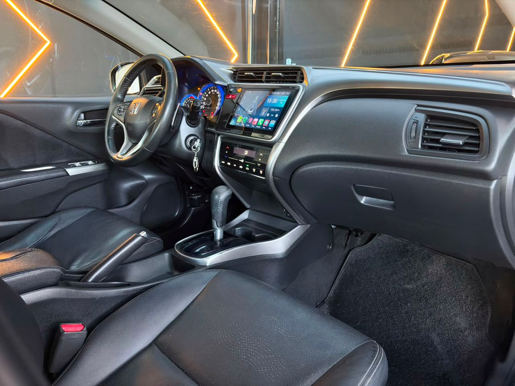 Honda City Cinza