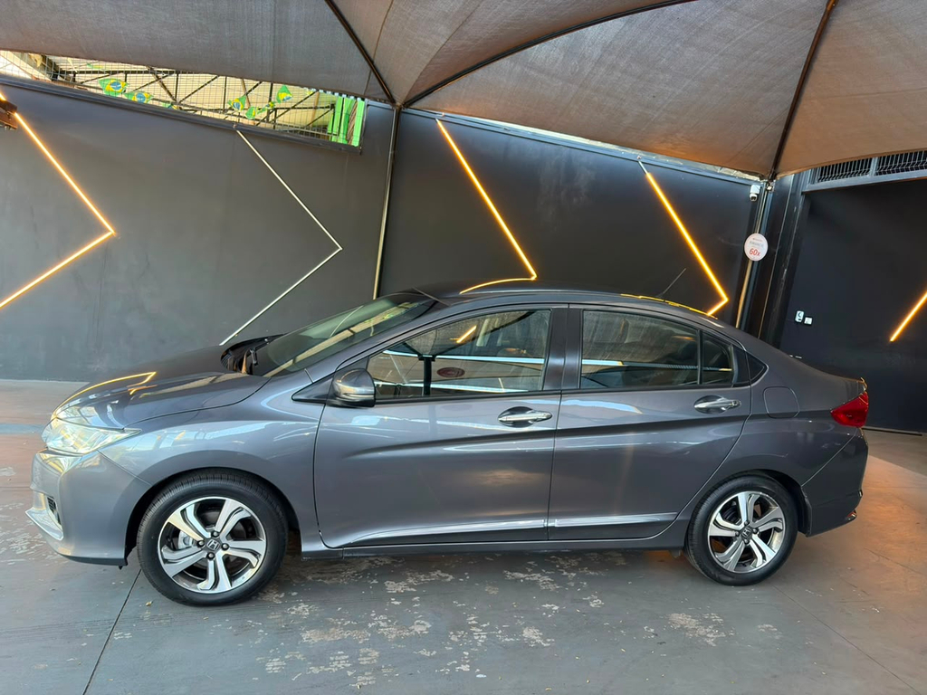 Honda City Cinza