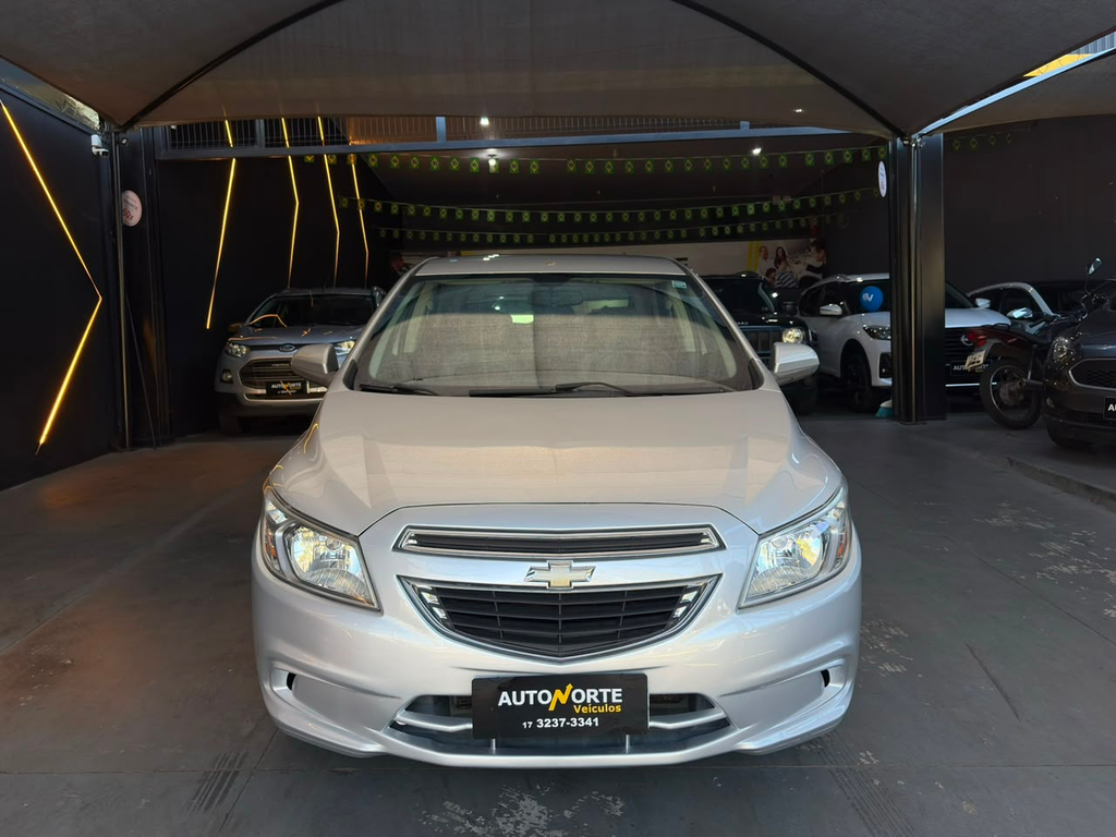 Chevrolet Onix Prata