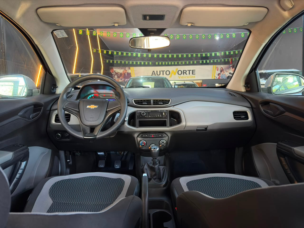 Chevrolet Onix Prata