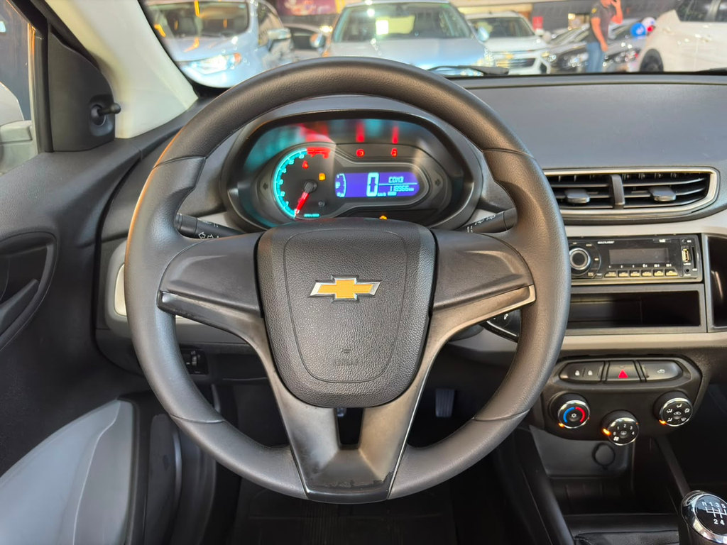 Chevrolet Onix Prata