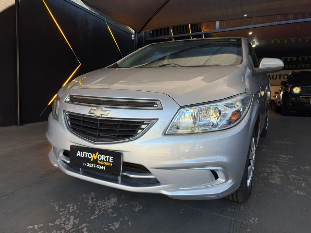 Chevrolet Onix Prata
