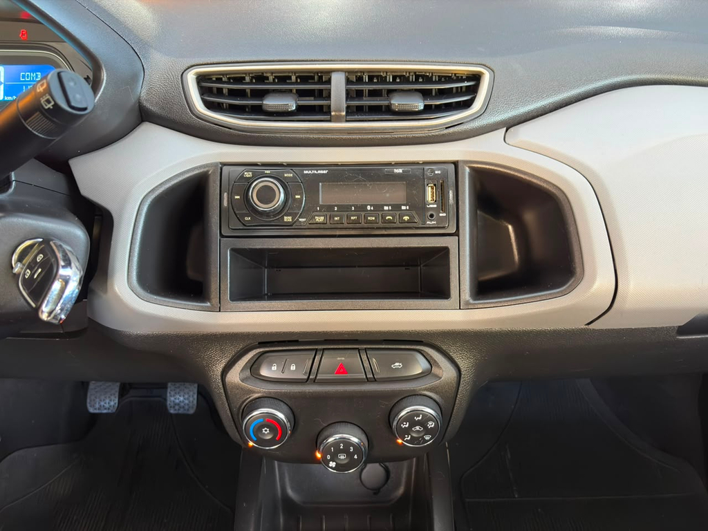Chevrolet Onix Prata