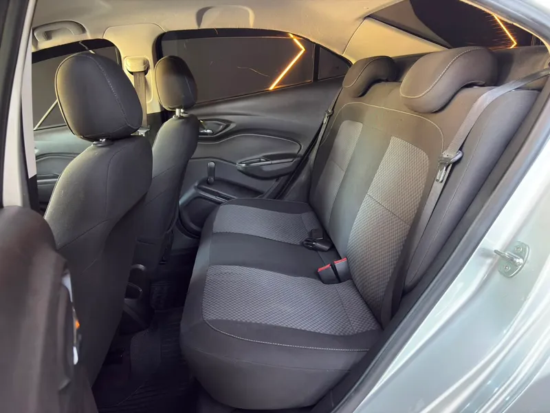 Chevrolet Prisma Prata