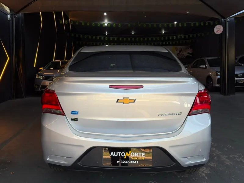 Chevrolet Prisma Prata