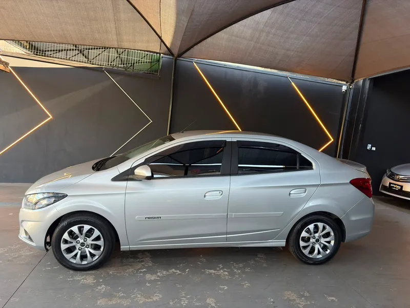 Chevrolet Prisma Prata