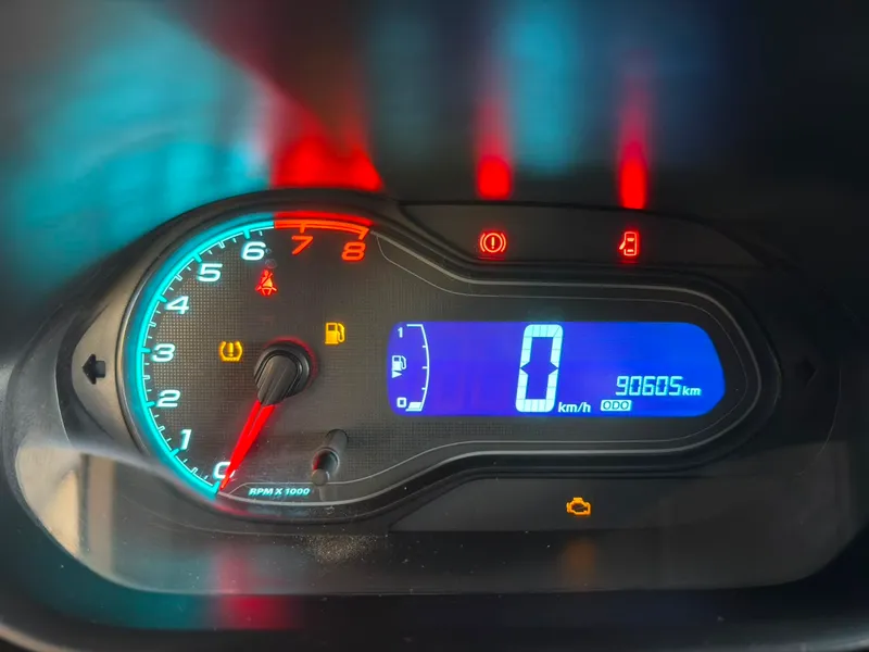 Chevrolet Prisma Prata