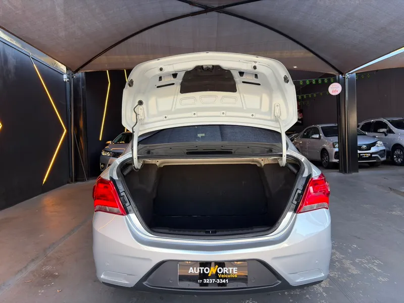 Chevrolet Prisma Prata