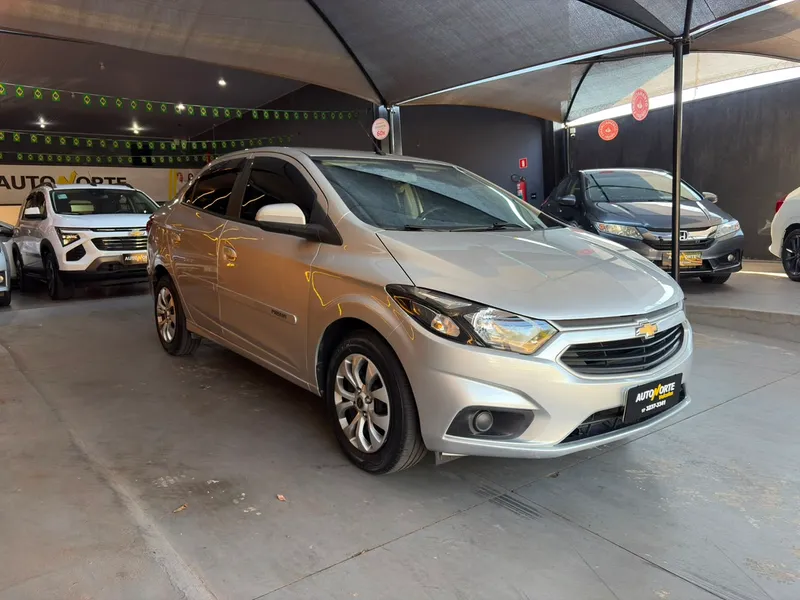 Chevrolet Prisma Prata