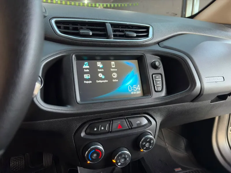 Chevrolet Prisma Prata
