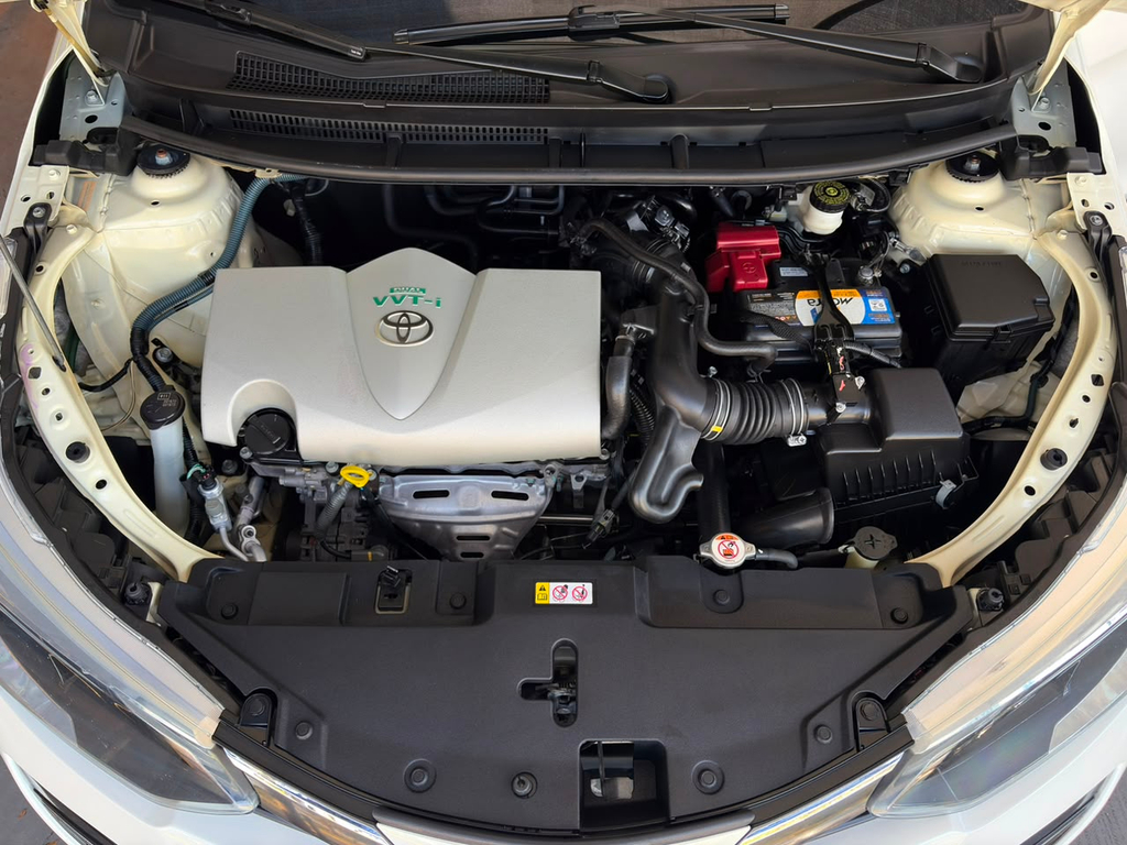 Toyota Yaris Branco