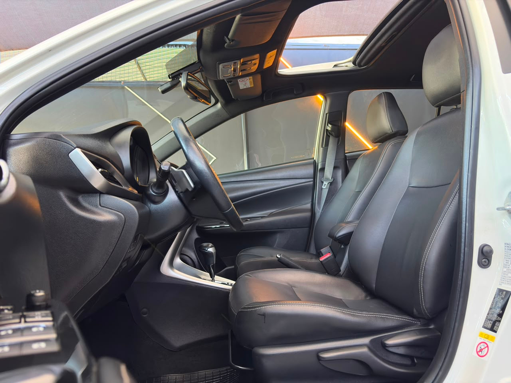 Toyota Yaris Branco