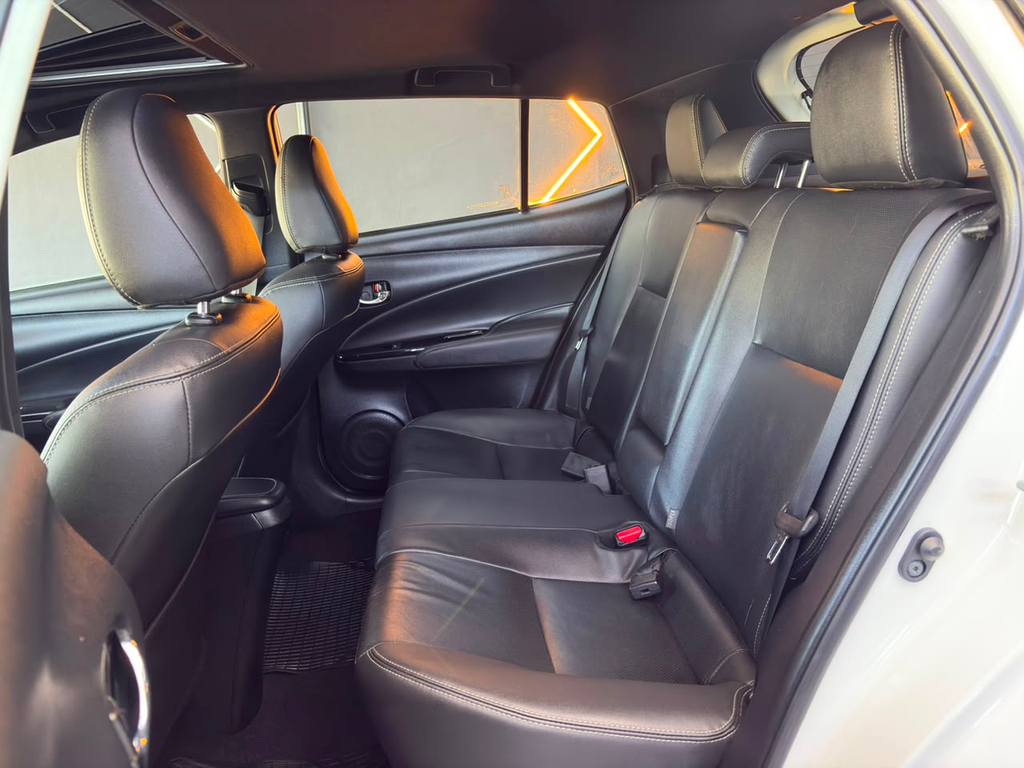Toyota Yaris Branco