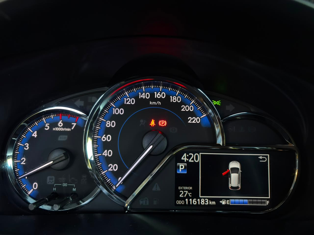 Toyota Yaris Branco
