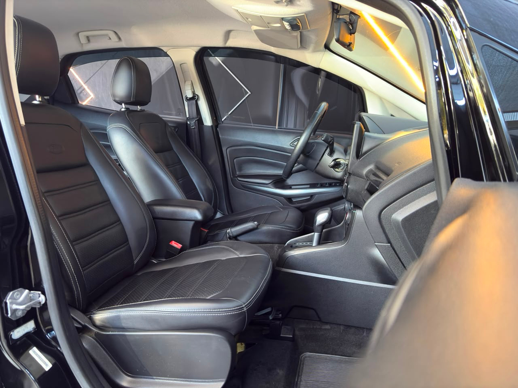 Ford EcoSport Preto