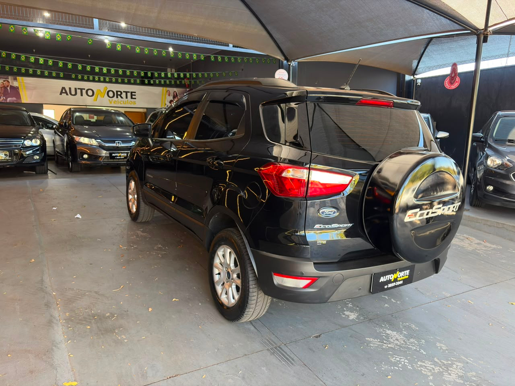 Ford EcoSport Preto