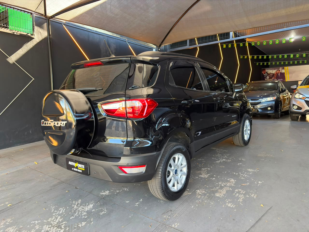 Ford EcoSport Preto