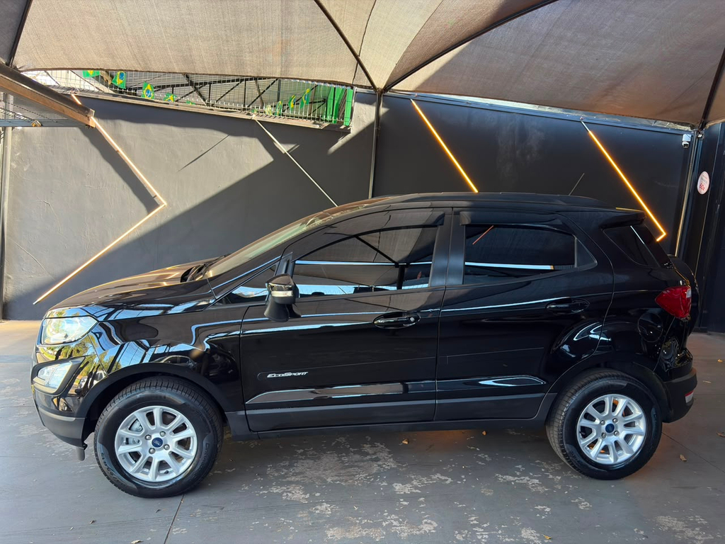 Ford EcoSport Preto