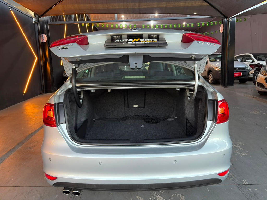 Volkswagen Jetta Prata