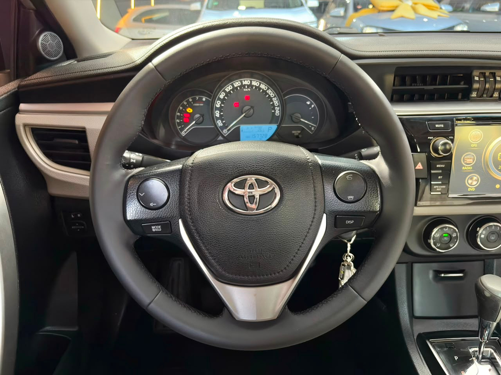 Toyota Corolla Prata
