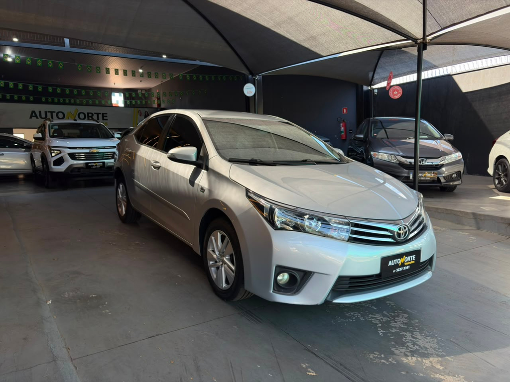Toyota Corolla Prata