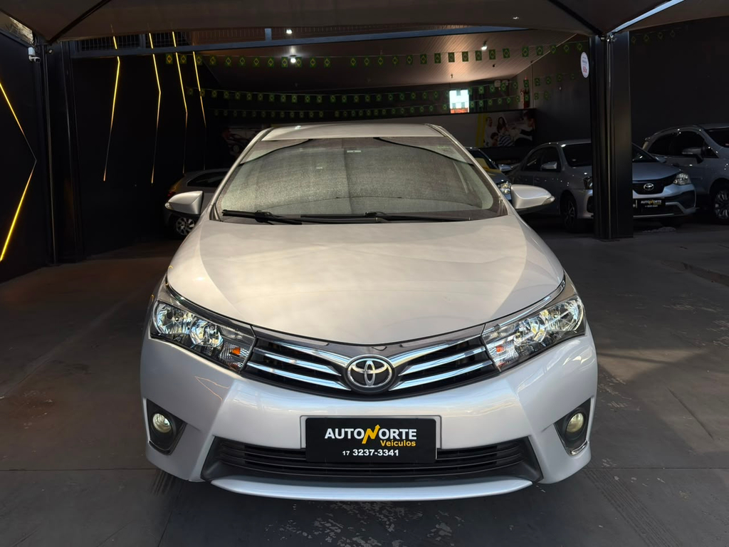 Toyota Corolla Prata
