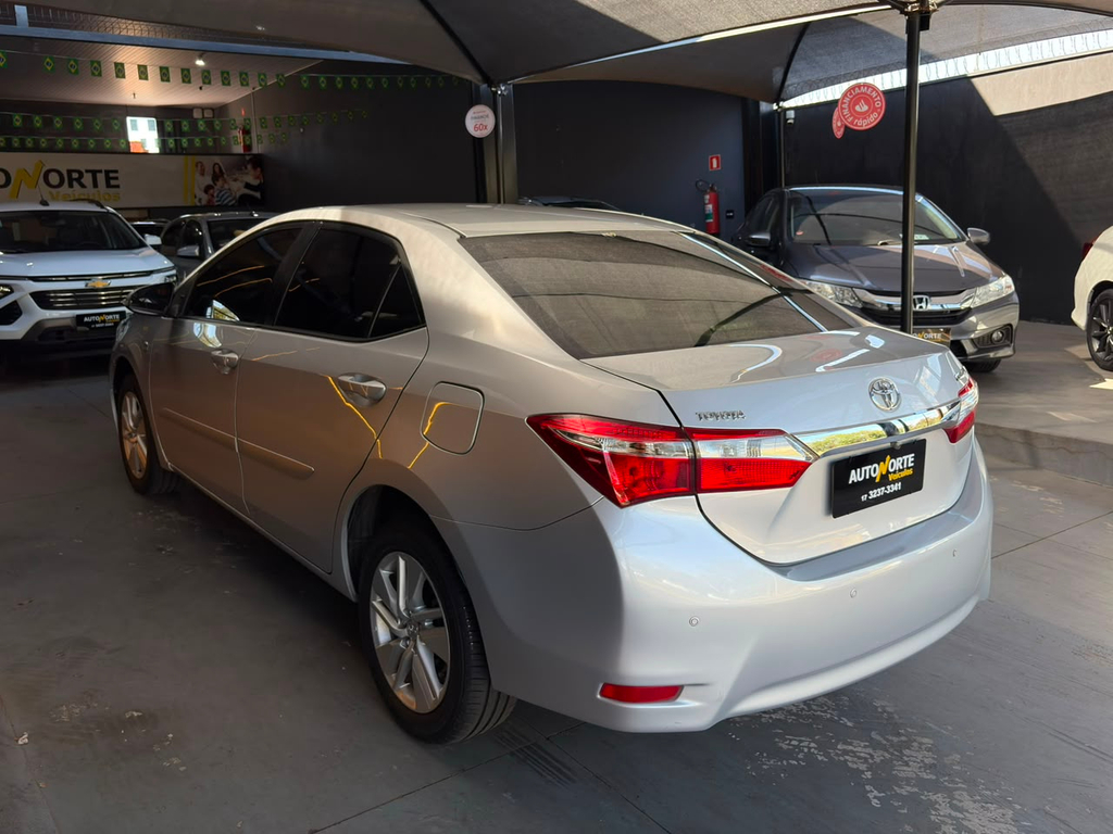 Toyota Corolla Prata