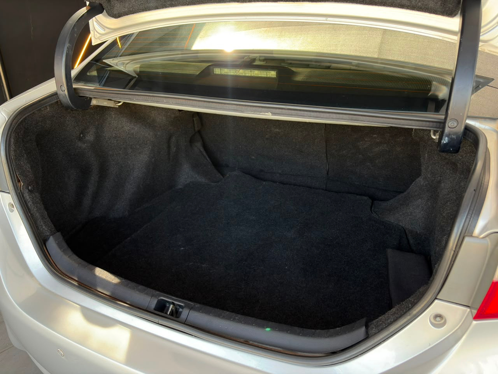 Toyota Corolla Prata
