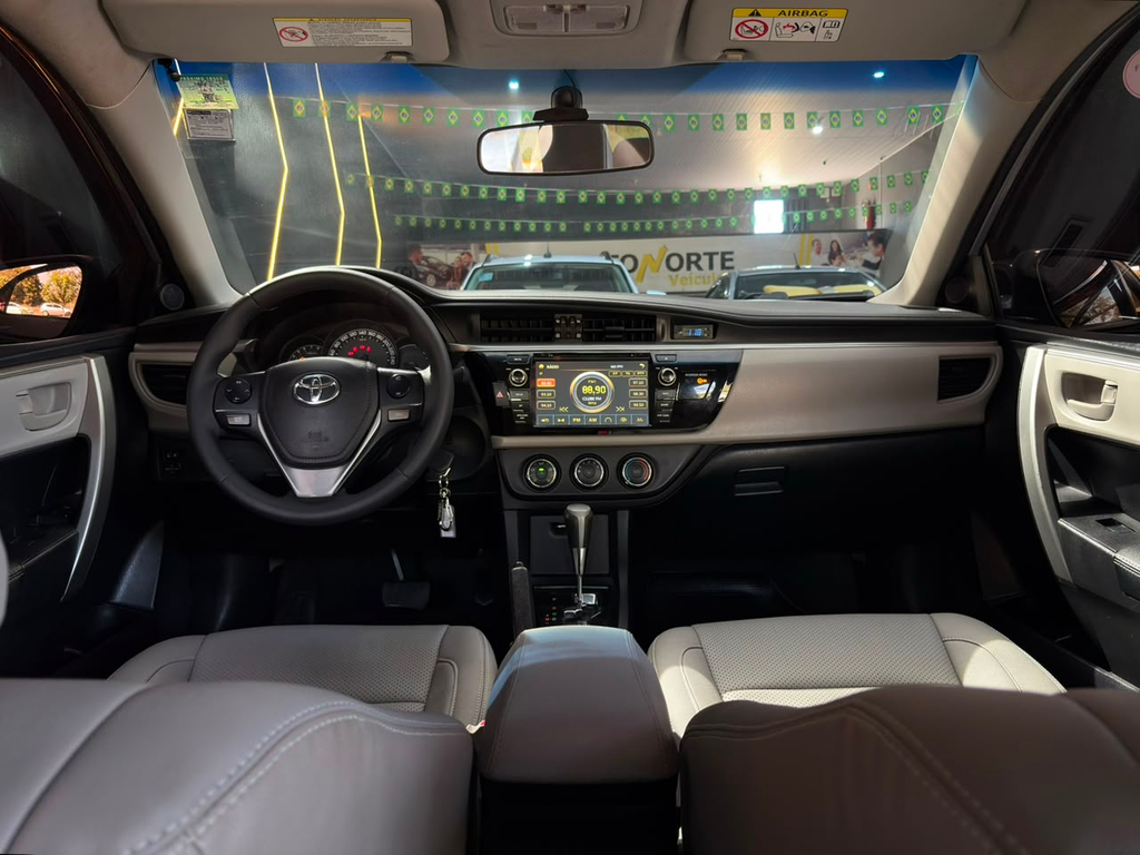 Toyota Corolla Prata