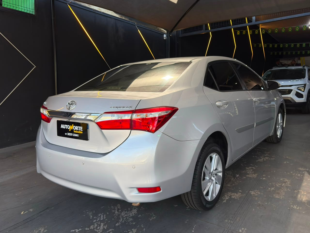 Toyota Corolla Prata