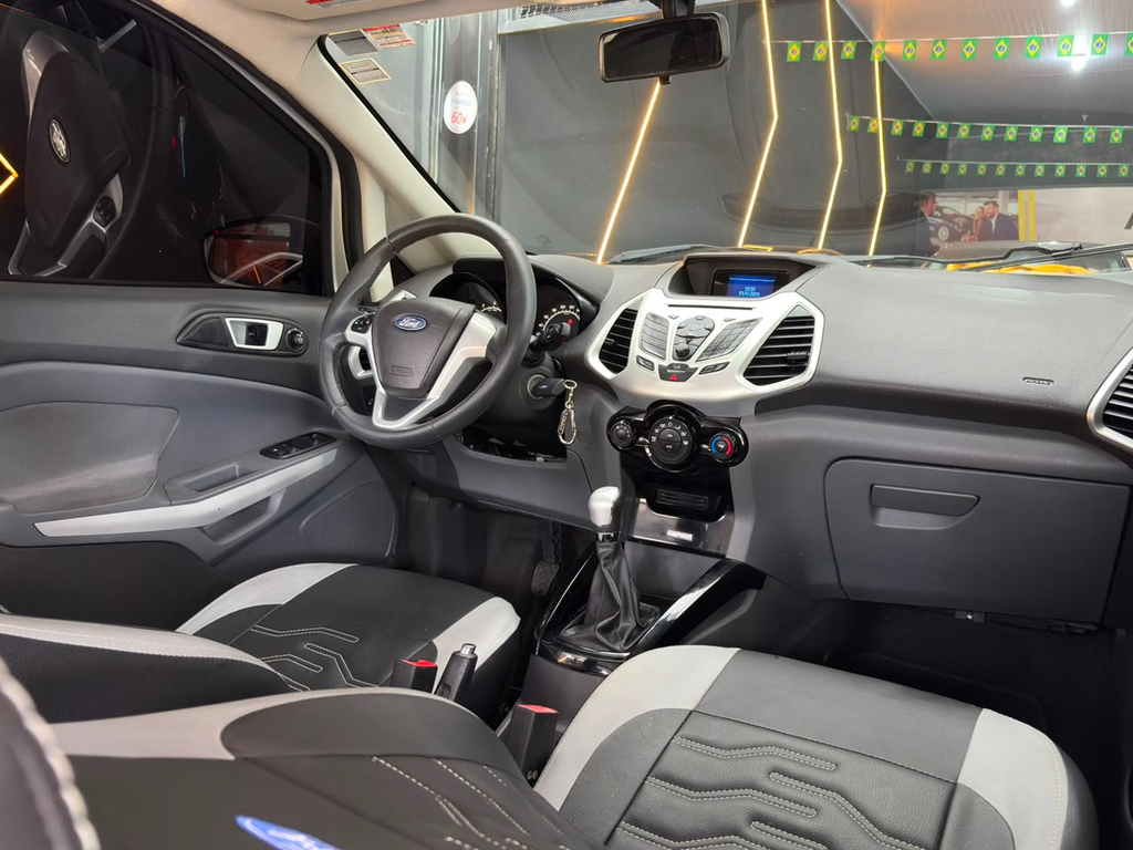 Ford EcoSport Prata